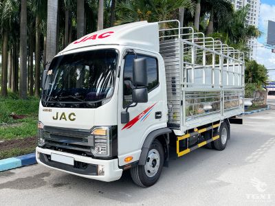 Xe tải JAC N250S E5 2.3 Tấn, thùng rộng 4.2m, động cơ mạnh mẽ, tiết kiệm nhiên liệu, phù hợp vận chuyển doanh nghiệp nhỏ.