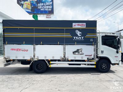 xe-tai-isuzu-npr-npr85ke5a-3t5-thung-bat-2.jpg Xe tải Isuzu NPR NPR85KE5A 3.5 tấn, thùng bạt đa dạng, động cơ Diesel mạnh mẽ, tiết kiệm nhiên liệu, phù hợp vận chuyển hàng hóa trong điều kiện Việt Nam.