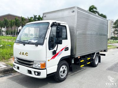 Xe tải JAC H250 E5 2.4 Tấn với thùng kín cho vận chuyển linh hoạt
