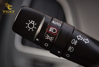 cach-chinh-den-xe-tai-isuzu-3.jpg Hướng dẫn chỉnh đèn xe tải Isuzu chuẩn kỹ thuật tại nhà, đảm bảo an toàn và tuân thủ quy định giao thông.