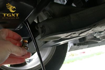 thay-nhot-xe-tai-isuzu-bao-nhieu-lit-2.jpg Xe tải Isuzu với dung tích nhớt phù hợp, giúp duy trì hiệu suất cao và tuổi thọ động cơ bền bỉ.