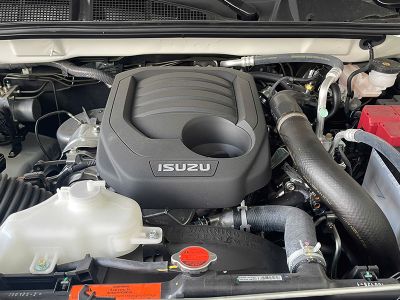 dong-co-xe-isuzu-dmax-prestige-1-9-4-2-mt.jpg