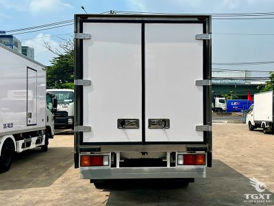 Xe tải Hyundai Mighty N650L 3.5 tấn với thùng bảo ôn và động cơ Euro 5 160 mã lực.