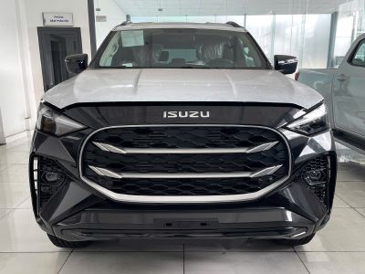 xe-suv-isuzu-mu-x-sport-19l-4x4-at-1.jpg Isuzu Mu-X Sport 1.9L 4x4 AT, SUV 7 chỗ với hiệu suất nhiên liệu vượt trội và hệ dẫn động 4WD.