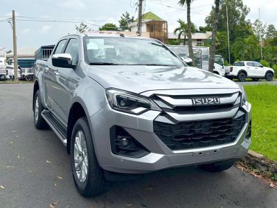 xe-ban-tai-isuzu-d-max-hi-lander-4.jpg Xe bán tải 1.9L 4x2 AT với động cơ diesel, thiết kế thực dụng.