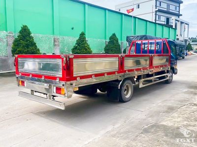 xe-tai-hyundai-mighty-ex11xl-7-tan-thung-lung-2.jpg Xe tải Hyundai Mighty EX11XL 7 tấn thùng lửng với lòng thùng 6.3 mét.