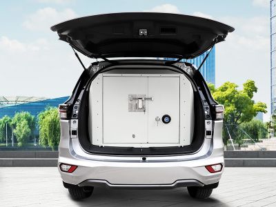 xe-suv-isuzu-mu-x-cho-tien-b7-1-9-l-4x2-mt-1.jpg Xe SUV Isuzu Mu-X chở tiền với thùng 3 lớp chống đạn và hệ thống an ninh tối ưu