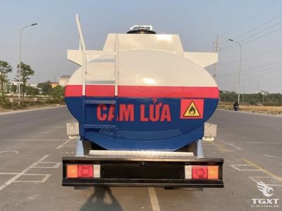 Xe bồn chở xăng dầu 8 khối, động cơ D4GA Euro 5 và thiết kế ba ngăn chắn sóng.