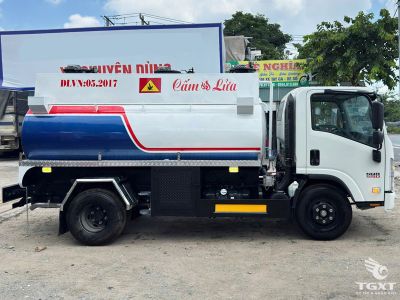 Xe bồn chở xăng dầu Isuzu NQR75HE5 7 khối phù hợp phân phối nội thành.