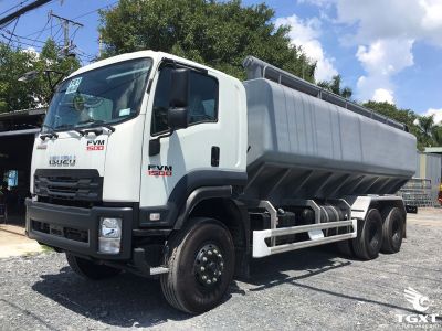 Xe bồn chở cám Isuzu FVM60TE5 24 khối với động cơ 280 Ps Euro 5.