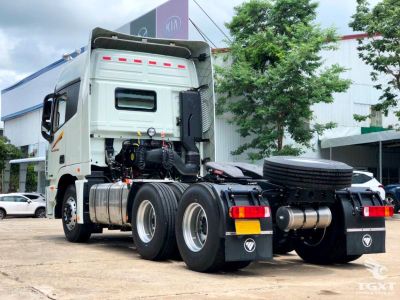 Xe đầu kéo FOTON EST 400 Auman FV400 6x4 sử dụng động cơ Cummins 400 mã lực và cabin H4 tiện nghi.