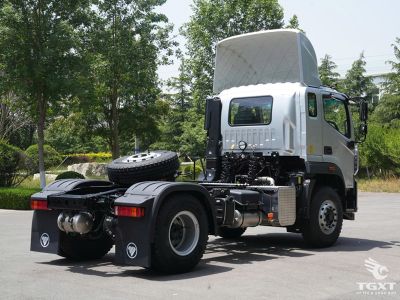 Đầu kéo FOTON MA5 Auman FV270 4x2 cầu láp với động cơ Cummins 270 mã lực.