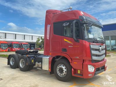Đầu kéo FOTON EST 460 Auman FV460/EST 6×4 với động cơ Cummins 460 mã lực và thùng nhiên liệu 700 lít.