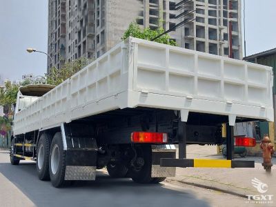 Xe tải Foton Auman C240 thùng lửng, động cơ Cummins 270 mã lực.