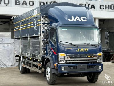 xe-tai-jac-n900-plus-e5-thung-bat-3.jpg Xe tải JAC N900 Plus E5 9 tấn thùng bạt 7 mét, cabin đôi và khung gầm chắc chắn.
