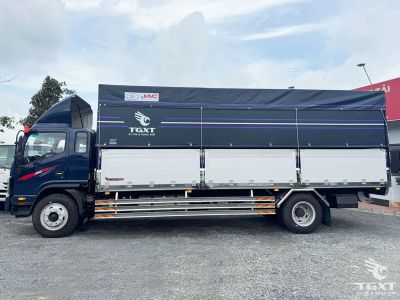 xe-tai-jac-n750-plus-e5-thung-bat-5.jpg Xe tải JAC N750 Plus E5A 7.5 tấn với cabin khí động học và khung gầm thép dập nguội.