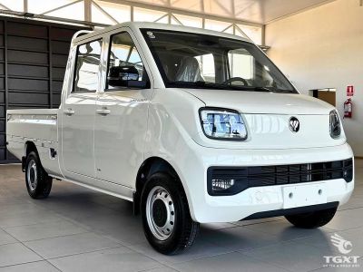 Xe tải Foton Wonder 2.5T với thùng lửng và cabin kiểu xe con.