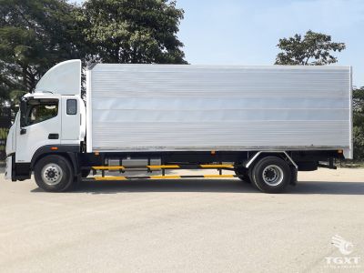 Xe tải Foton Auman C160 thùng kín 7M5, thùng dài 7.5 mét và động cơ Cummins.