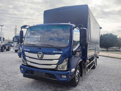 xe-tai-foton-aumark-s35-3t5-thung-bat-1.jpg Xe tải Foton AUMARK S35 3.5T thùng bạt với cabin tiện nghi và động cơ mạnh.