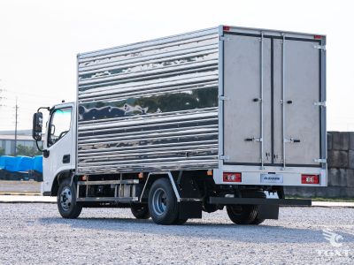 Xe tải Foton AUMARK S35 3.5T thùng kín, cabin hiện đại và hệ thống an toàn.