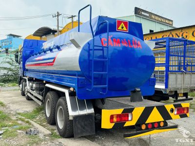 Xe bồn chở xăng Chenglong H7 26 khối trên nền 4 chân, 5 ngăn độc lập, động cơ Yuchai Euro 5.