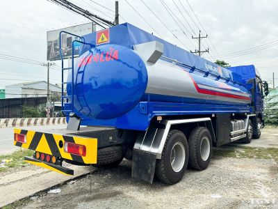 Xe bồn chở xăng Chenglong H7 26 khối trên nền 4 chân, 5 ngăn, động cơ Euro 5.