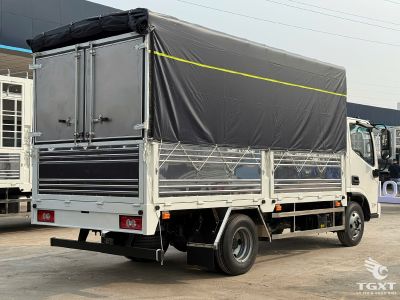 Xe tải Foton AUMARK S35 3.5T thùng bạt với động cơ 2.5L và cabin tiện nghi