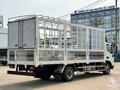 Xe tải Foton Aumark S70L 7,5 tấn với thùng bạt 6m3, động cơ Cummins ISF3.8 và hộp số ZF 6S600.