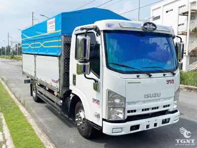 xe-tai-isuzu-qmr77he5-2-tan-8-thung-bat-3.jpg Xe tải Isuzu QMR77HE5 2.8 tấn, phù hợp vận chuyển đô thị, động cơ Diesel mạnh mẽ, tiết kiệm nhiên liệu, đa dạng thùng xe.