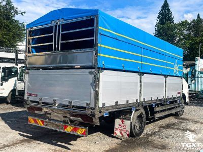 xe-tai-isuzu-npr85ke5-3t5-thung-bat-4.jpg Xe tải Isuzu NPR85KE5 3.5T với thùng bạt, động cơ mạnh mẽ, tiết kiệm nhiên liệu, phù hợp vận chuyển đa dạng.