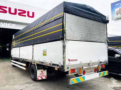 xe-tai-isuzu-frr90qe5-6-5-tan-thung-mui-bat-3.jpg