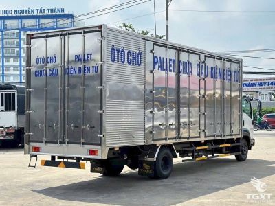xe-tai-isuzu-frr90qe5-5t5-cho-pallet-chua-cau-kien-dien-tu-2.jpg Xe tải Isuzu FRR90QE5 5.5 tấn chở pallet chứa cấu kiện điện tử, động cơ mạnh mẽ, tiết kiệm nhiên liệu, tiêu chuẩn Euro 5.