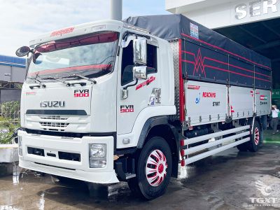 Xe tải Isuzu FVR34SE5 8.8 tấn thùng bạt dài 7m4, động cơ mạnh mẽ, tiết kiệm nhiên liệu, phù hợp vận chuyển đa dạng hàng hóa.