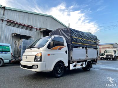 xe-tai-hyundai-h150-thung-bat-2.jpg