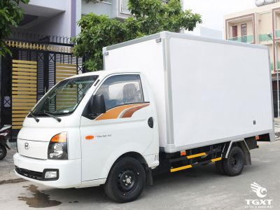 Xe tải Hyundai New Porter H150 1.5 Tấn Thùng Bảo Ôn - Euro 5, vận chuyển hàng hóa an toàn, tiết kiệm nhiên liệu.