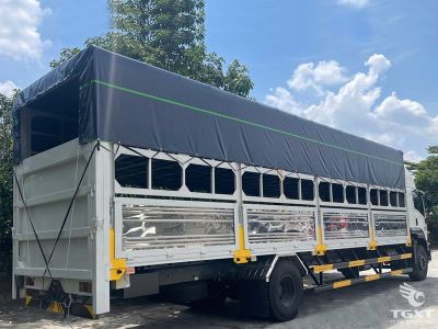 Xe tải Isuzu FVR34VE5 6T thùng 10m, chở xe máy, động cơ 240 mã lực, khí thải Euro 5, vận chuyển chuyên nghiệp.