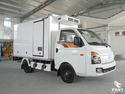 Xe tải Hyundai Porter H150 Euro 5, thùng đông lạnh 1.2 tấn, vận chuyển hàng lạnh hiệu quả.