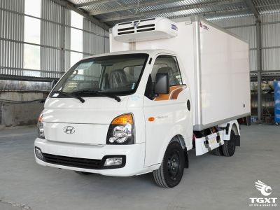 Xe tải Hyundai Porter H150 1.2 Tấn động lạnh, Euro 5, vận chuyển hàng đông lạnh hiệu quả.