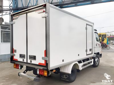 Xe tải Hyundai New Mighty N250 2.5T thùng bảo ôn, động cơ Euro 5 mạnh mẽ, vận chuyển thực phẩm hiệu quả, thiết kế nhỏ gọn, thân thiện môi trường.
