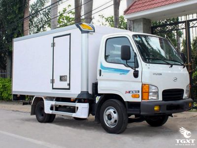 Xe tải Hyundai New Mighty N250 2.4 tấn, thiết kế hiện đại, động cơ mạnh mẽ, phù hợp vận chuyển đa dạng trong đô thị.