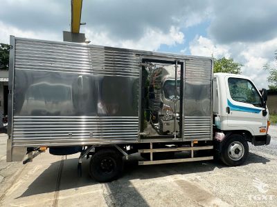 xe-tai-hyundai-new-mighty-n250sl-euro-5-2t5-thung-kin-2.jpg Xe tải Hyundai New Mighty N250SL 2.5 tấn, thùng kín dài 4.3 mét, tiêu chuẩn Euro 5, vận chuyển hàng hóa an toàn trong đô thị.
