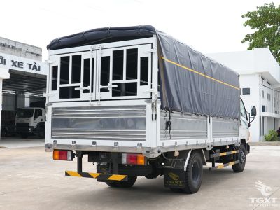 xe-tai-hyundai-mighty-w11s-7-tan-euro-5-thung-bat-3.jpg Xe tải Hyundai Mighty W11S 7 tấn thùng bạt Euro 5, bền bỉ, tiết kiệm nhiên liệu, thích hợp vận chuyển hàng hóa đa dạng và đông lạnh.