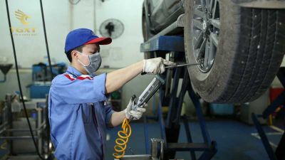 Hình ảnh hướng dẫn bảo trì và thay thế phụ tùng xe tải đúng cách, đảm bảo hiệu suất tối ưu.