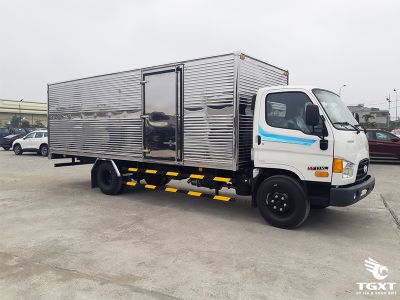Xe tải Hyundai Mighty W11XL 7 tấn, thùng kín dài 6,3m, động cơ Euro 5, tiết kiệm nhiên liệu, phù hợp vận chuyển hàng cồng kềnh.