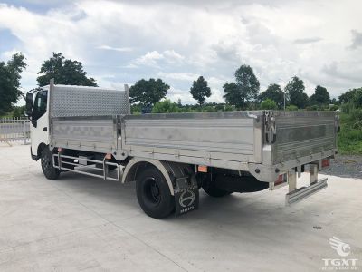 Xe tải Hino XZU720L 3.5 tấn Euro 5, công nghệ Nhật Bản, hiệu suất vượt trội, động cơ Diesel thân thiện môi trường, phù hợp đô thị, bảo hành 7 năm.