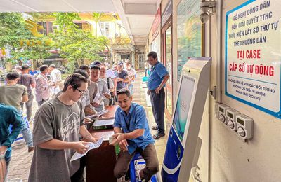 Hình ảnh xe tải, hướng dẫn đổi giấy phép lái xe toàn diện. Thủ tục nhanh chóng, chính xác, phù hợp cho mọi phương tiện và địa phương.