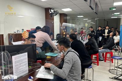 Hình ảnh xe tải Đổi bằng lái xe tại Sở Giao thông Vận tải TP.HCM - Hình ảnh xe tải chuyên nghiệp, phù hợp cho website dịch vụ đổi bằng lái xe.