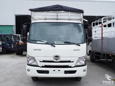 Xe tải Hino XZU730L 5 tấn Euro 5, mạnh mẽ và tiết kiệm nhiên liệu, lý tưởng cho doanh nghiệp vận tải hàng hóa. Đảm bảo an toàn và hiệu quả vận hành.