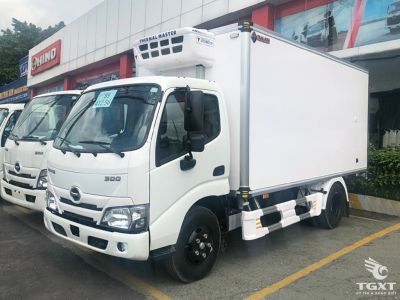 Xe đông lạnh Hino XZU650L 3.5 tấn Euro 5, xe tải chuyên vận chuyển hàng lạnh hiệu quả cao.