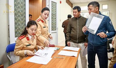 Xe tải phục vụ nhu cầu vận chuyển tại Đà Nẵng, cập nhật mới về đổi giấy phép lái xe từ tháng 3/2025.